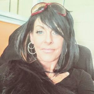 Meet your Posher, Deedee